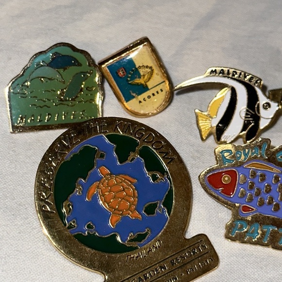 Assorted Travel Pins From a World Tour Cruise (six) - Picture 2 of 5